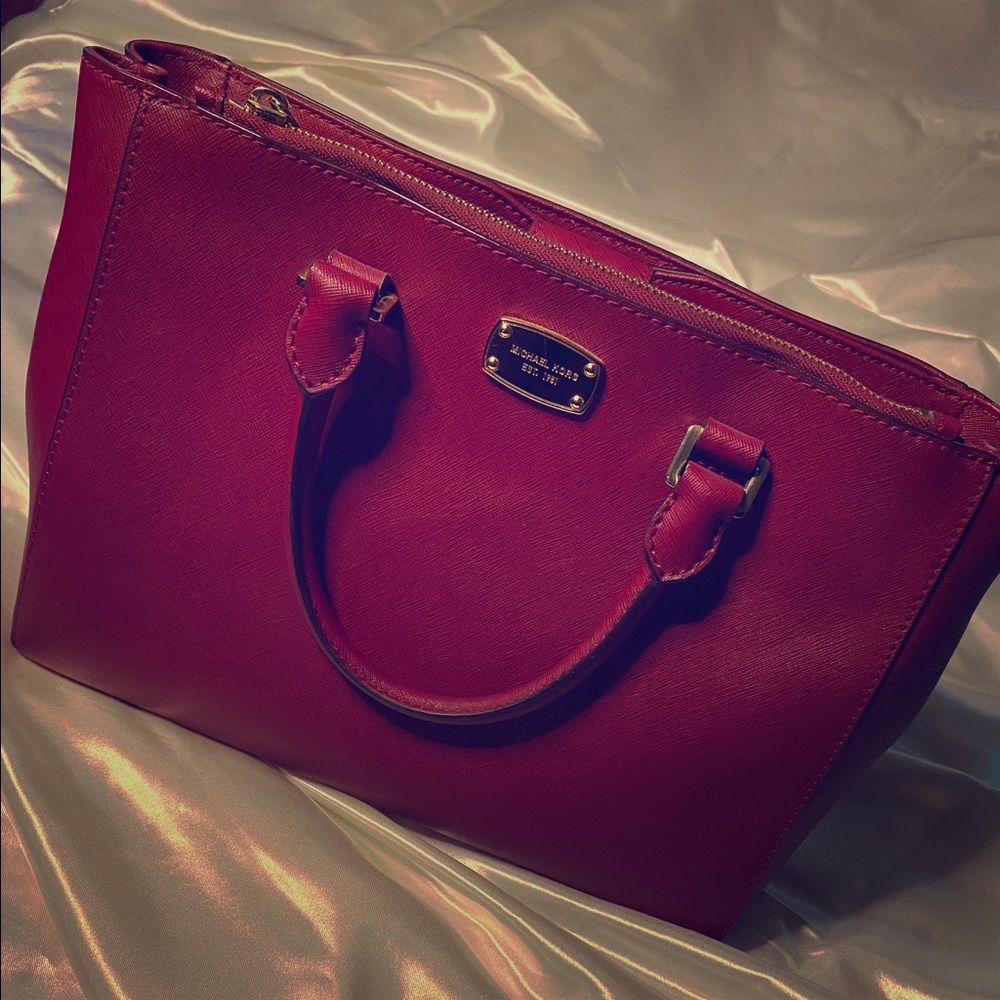 Authentic Michael Kors Handbag!